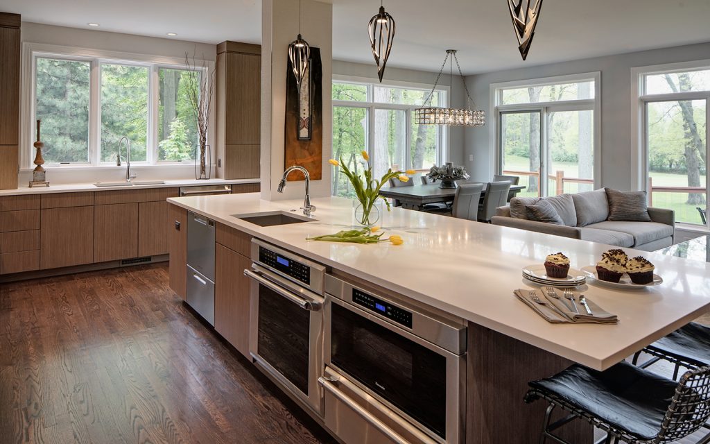 Cooking zone with integrated appliances